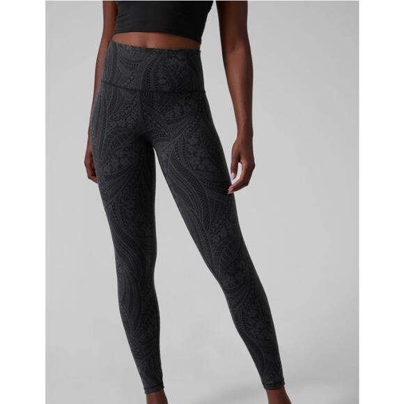 Athleta Small S Black Gray Elation Textured Tight in Dreamweaver Lace Print - Picture 11 of 12
